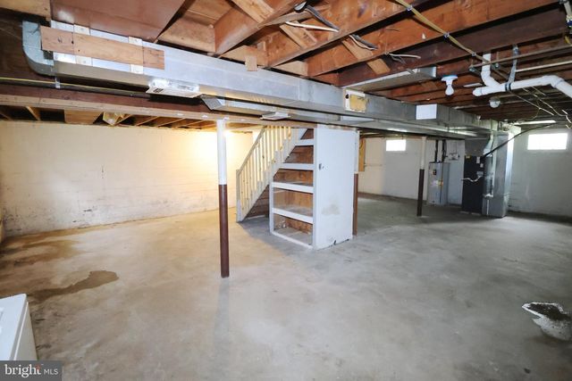 310 E CHURCH ST, Blackwood, NJ 08012