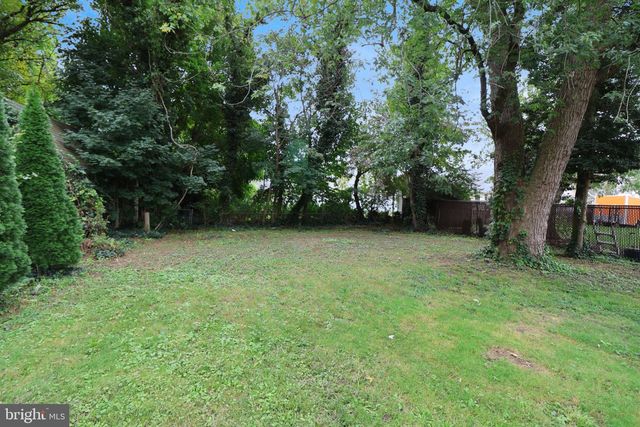 310 E CHURCH ST, Blackwood, NJ 08012