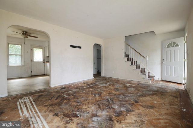 310 E CHURCH ST, Blackwood, NJ 08012