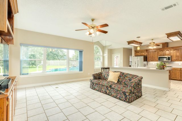 55 Mandevilla Court, Lake Jackson, TX 77566