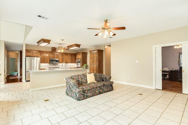 55 Mandevilla Court, Lake Jackson, TX 77566