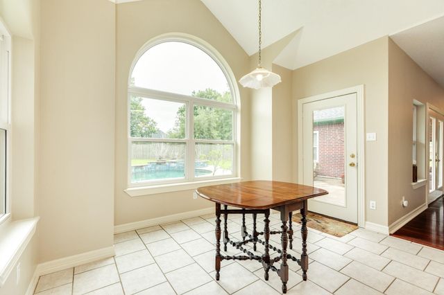 55 Mandevilla Court, Lake Jackson, TX 77566