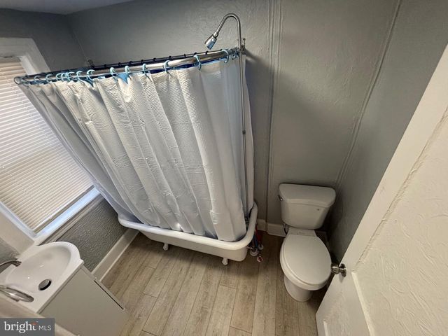 542 KEYSTONE AVE, Darby, PA 19023