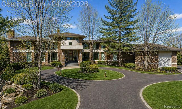 1208 HIDDEN LAKE Drive, Bloomfield Charter Township, MI 48302