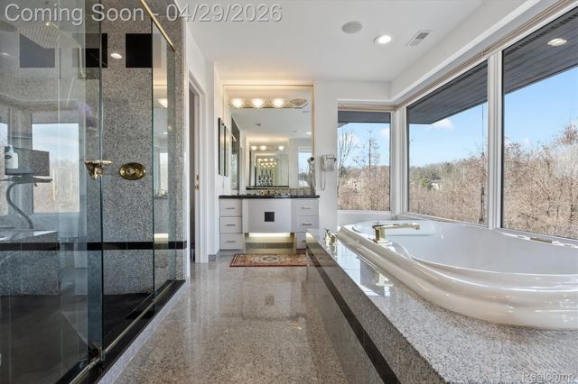 1208 HIDDEN LAKE Drive, Bloomfield Charter Township, MI 48302