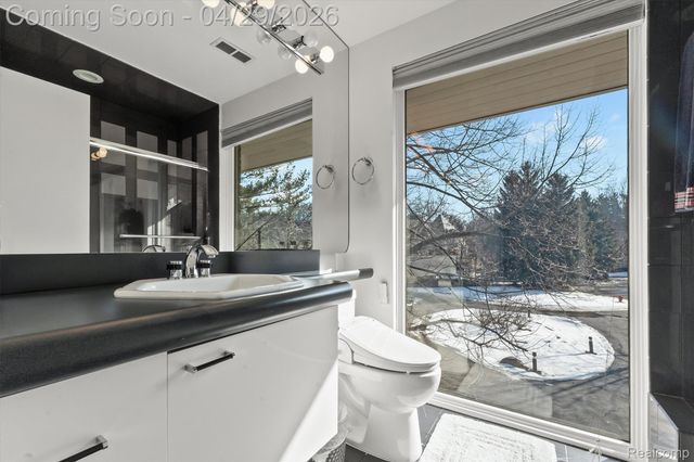1208 HIDDEN LAKE Drive, Bloomfield Charter Township, MI 48302