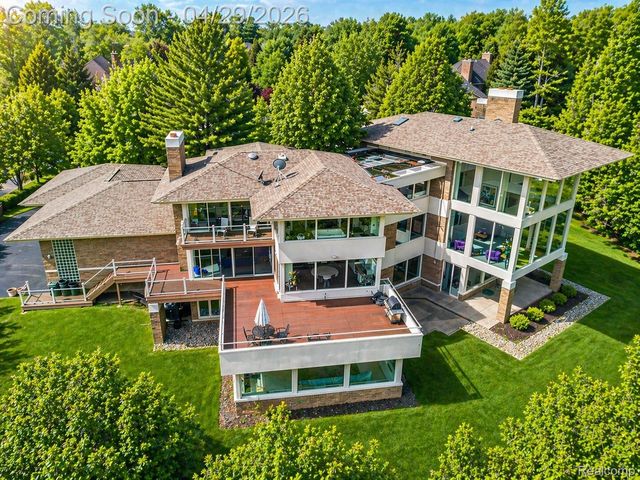1208 HIDDEN LAKE Drive, Bloomfield Charter Township, MI 48302