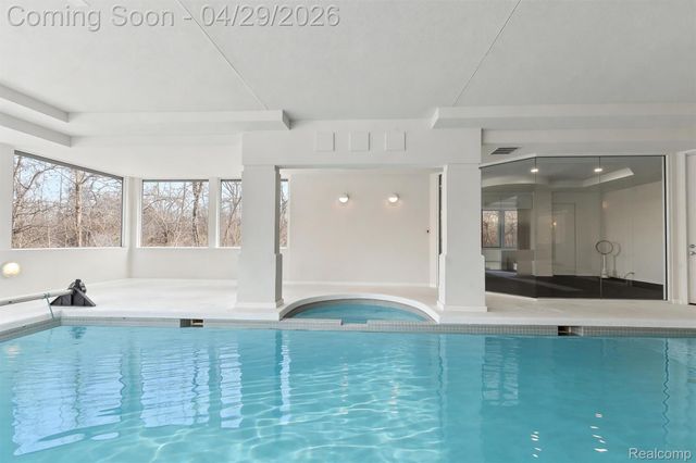 1208 HIDDEN LAKE Drive, Bloomfield Charter Township, MI 48302