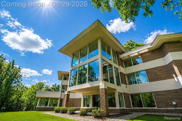 1208 HIDDEN LAKE Drive, Bloomfield Charter Township, MI 48302