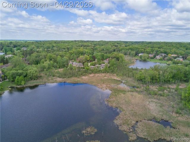 1208 HIDDEN LAKE Drive, Bloomfield Charter Township, MI 48302