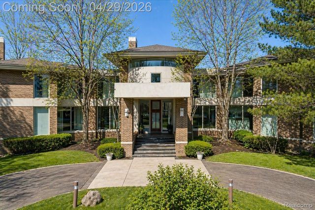 1208 HIDDEN LAKE Drive, Bloomfield Charter Township, MI 48302