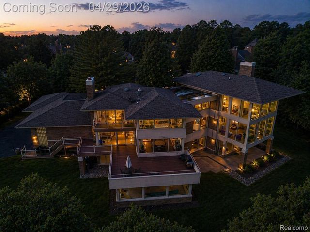 1208 HIDDEN LAKE Drive, Bloomfield Charter Township, MI 48302