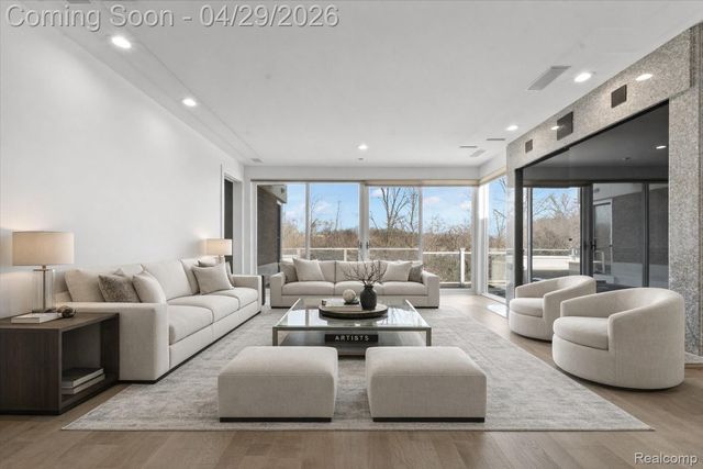 1208 HIDDEN LAKE Drive, Bloomfield Charter Township, MI 48302