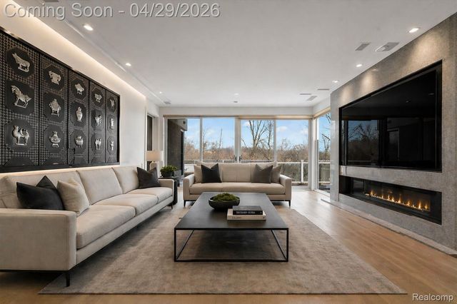 1208 HIDDEN LAKE Drive, Bloomfield Charter Township, MI 48302