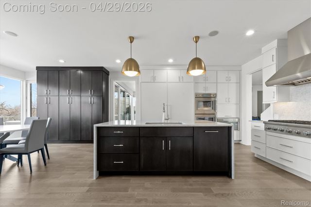 1208 HIDDEN LAKE Drive, Bloomfield Charter Township, MI 48302
