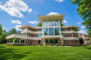 1208 HIDDEN LAKE Drive, Bloomfield Charter Township, MI 48302