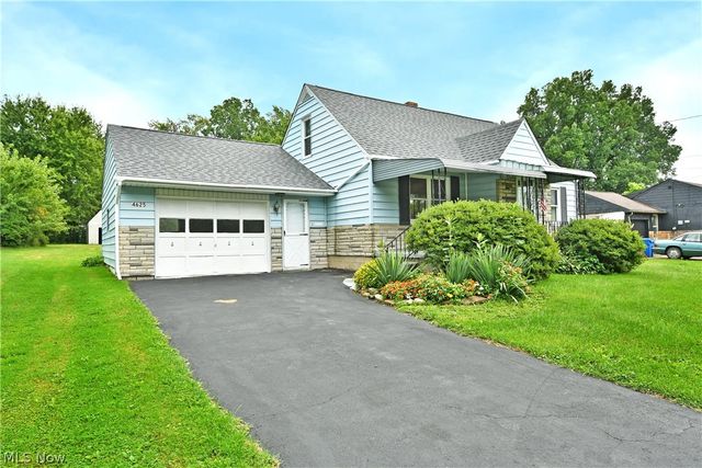 4625 Middle Drive, Youngstown, OH 44505