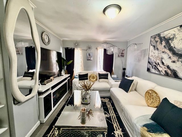 27 Loring St, Springfield, MA 01105