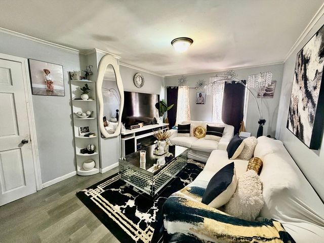 27 Loring St, Springfield, MA 01105