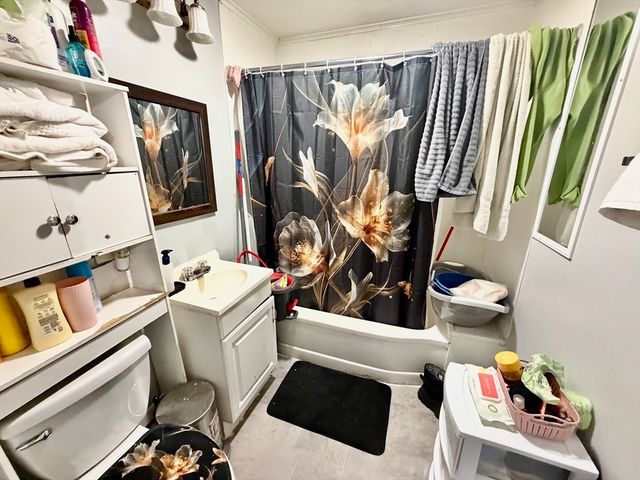 27 Loring St, Springfield, MA 01105