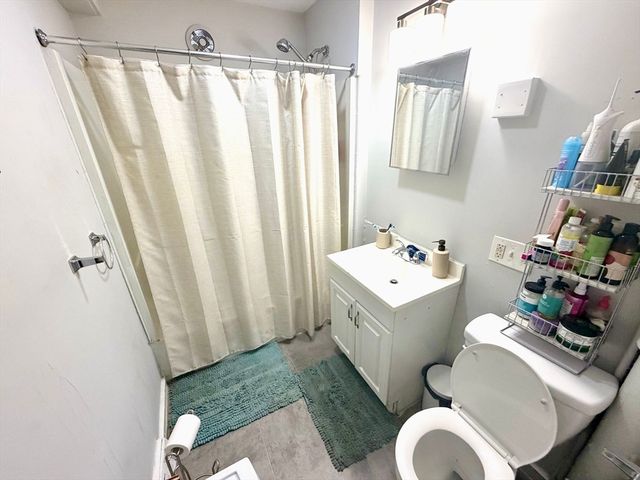 27 Loring St, Springfield, MA 01105