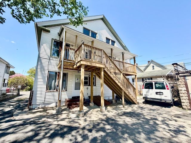 27 Loring St, Springfield, MA 01105