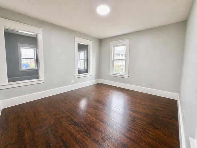 27 Loring St, Springfield, MA 01105