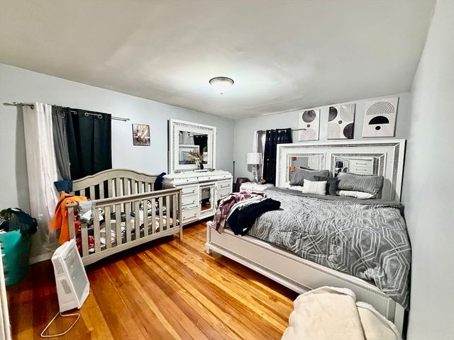 27 Loring St, Springfield, MA 01105