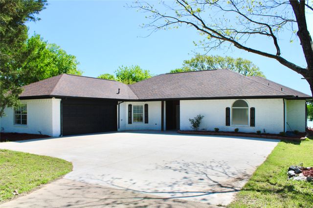 2858 Waters Edge, Quinlan, TX 75474