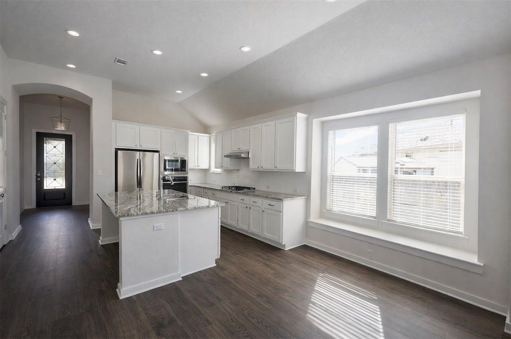 155 Rosebush DR, Liberty Hill, TX 78642