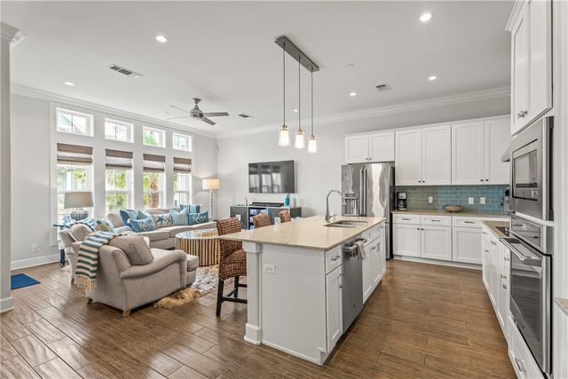 137 Palmilla Circ 204, Port Aransas, TX 78373