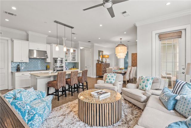 137 Palmilla Circ 204, Port Aransas, TX 78373