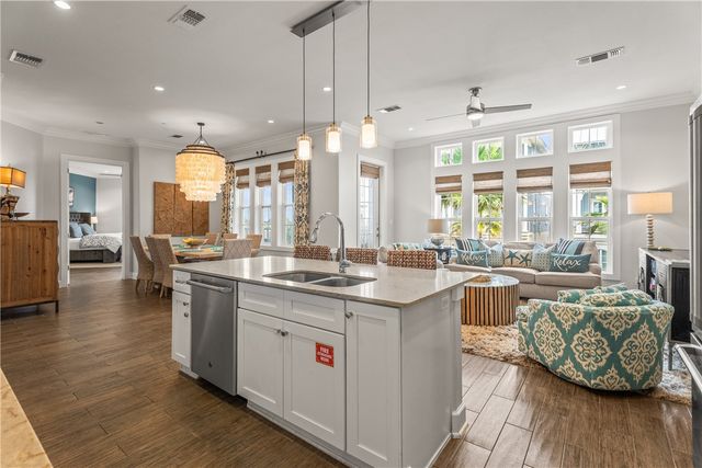 137 Palmilla Circ 204, Port Aransas, TX 78373