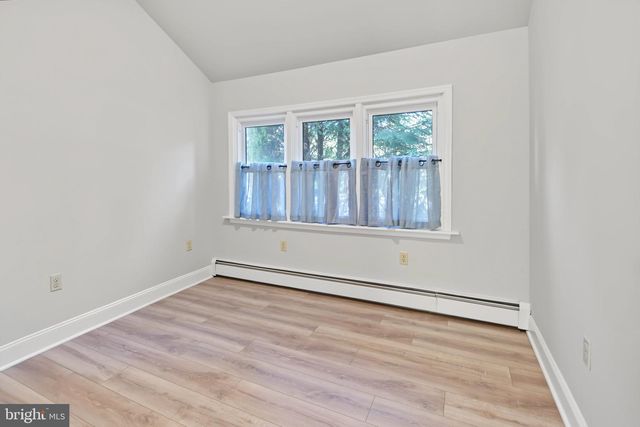 570 E CHERRY RD, Quakertown, PA 18951