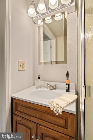 570 E CHERRY RD, Quakertown, PA 18951
