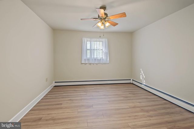 570 E CHERRY RD, Quakertown, PA 18951