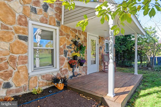 570 E CHERRY RD, Quakertown, PA 18951