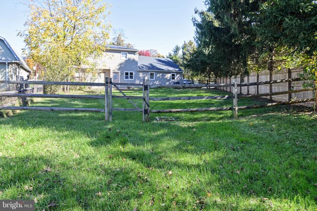 570 E CHERRY RD, Quakertown, PA 18951