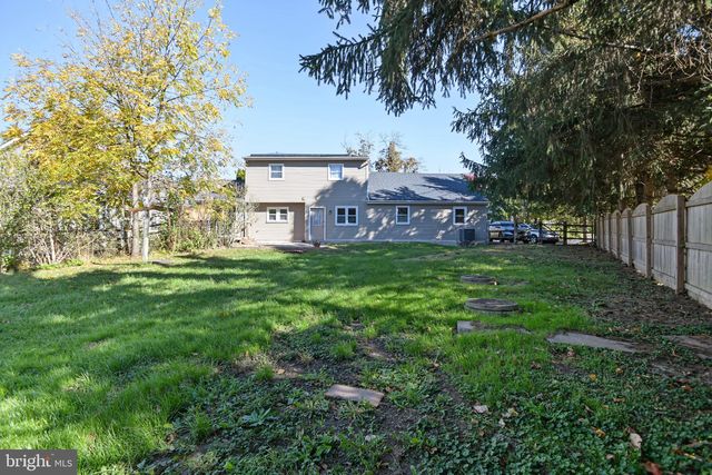 570 E CHERRY RD, Quakertown, PA 18951