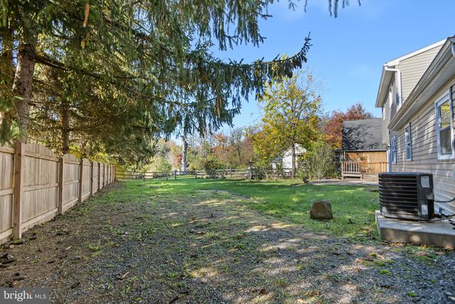570 E CHERRY RD, Quakertown, PA 18951