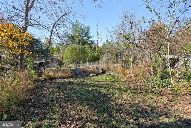570 E CHERRY RD, Quakertown, PA 18951