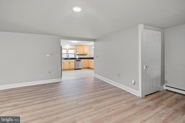570 E CHERRY RD, Quakertown, PA 18951