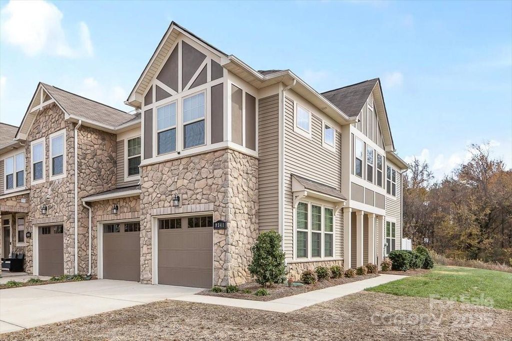 9341 Glenburn Lane, Charlotte, NC 28278