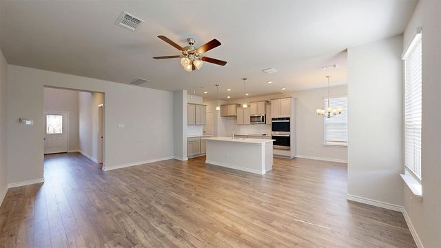 805 Sydney BLVD, Thorndale, TX 76577