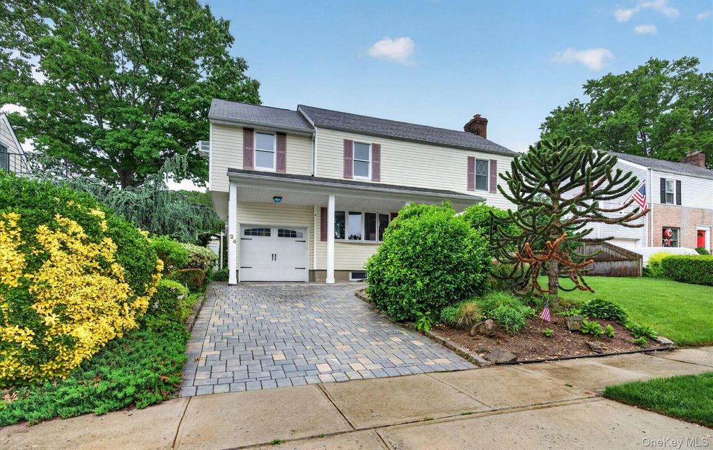 24 Purdue Road, Glen Cove, NY 11542