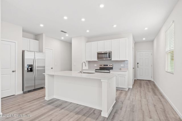 14698 CASHEW Avenue, Jacksonville, FL 32218