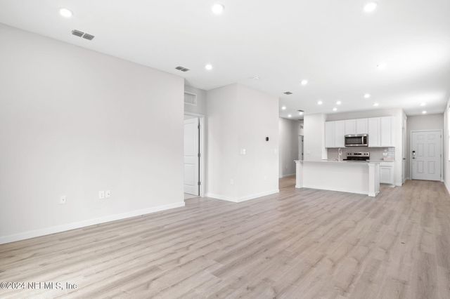 14698 CASHEW Avenue, Jacksonville, FL 32218