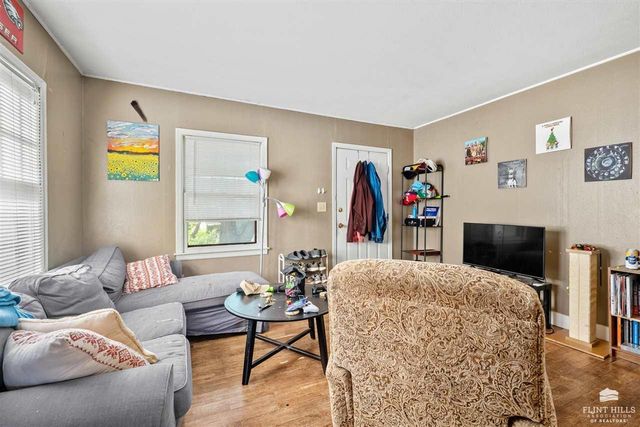 1620 Fairview Avenue, Manhattan, KS 66502