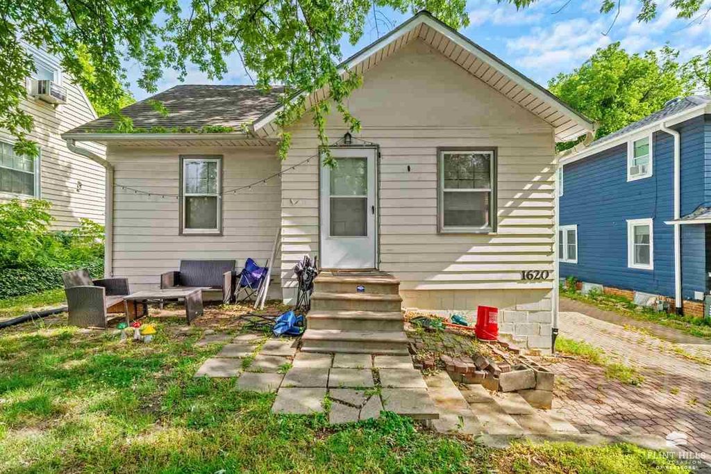 1620 Fairview Avenue, Manhattan, KS 66502
