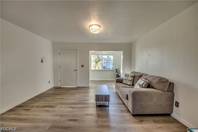 1112 SE 39th TER, Cape Coral, FL 33904